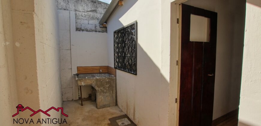 A4223 – Apartamento sin muebles en el centro de Antigua