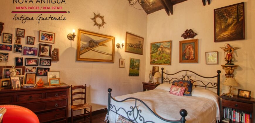 A4222 – Espectacular casa amueblada en residencial