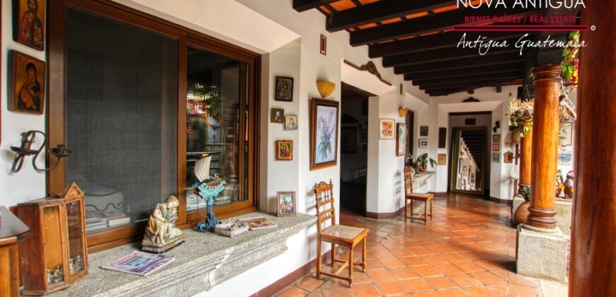 A4222 – Spectacular furnished house in residential area