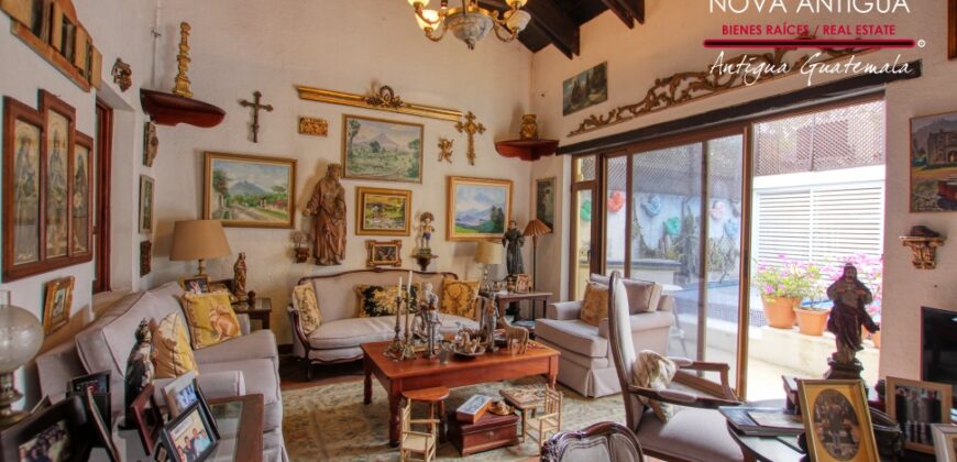 A4222 – Espectacular casa amueblada en residencial