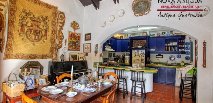 A4222 – Spectacular furnished house in residential area