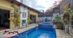 A4222 – Espectacular casa amueblada en residencial