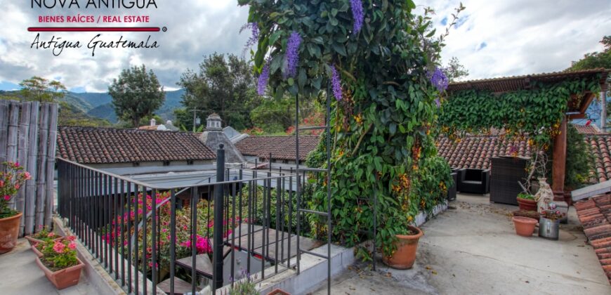 A4222 – Espectacular casa amueblada en residencial