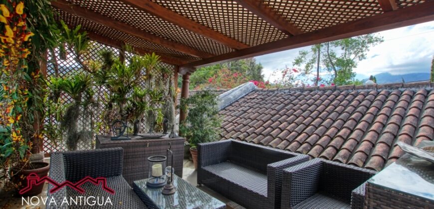 A4222 – Spectacular furnished house in residential area