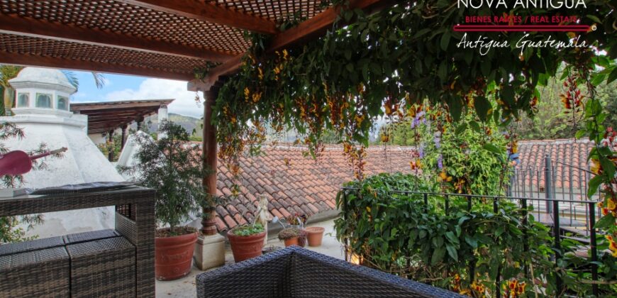 A4222 – Espectacular casa amueblada en residencial