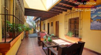 A4224 – Beautiful property in the Center of Antigua Guatemala