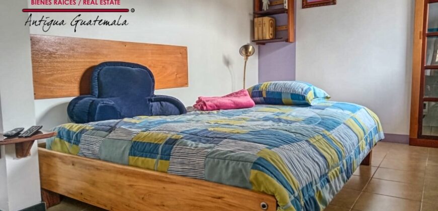 A4218 – Apartment in the center of Antigua