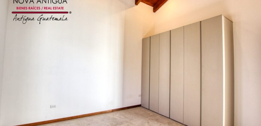 SI15 – Hermosa casa nueva en el área de Santa Inés
