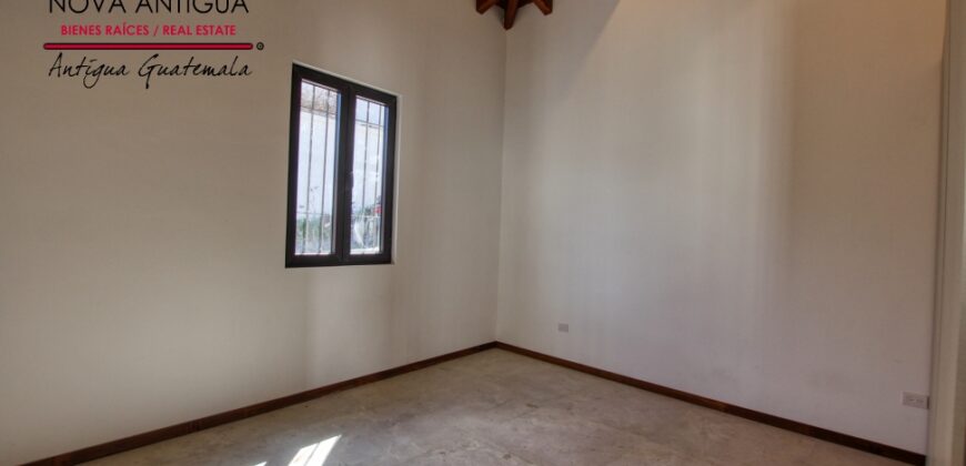 SI15 – Hermosa casa nueva en el área de Santa Inés