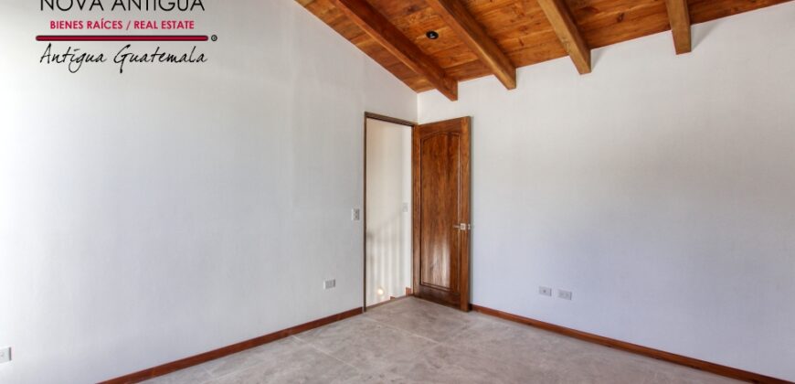 SI15 – Hermosa casa nueva en el área de Santa Inés