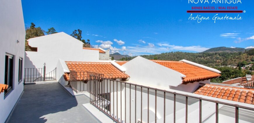 SI15 – Hermosa casa nueva en el área de Santa Inés
