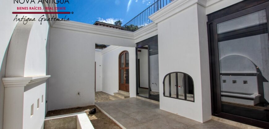 SI15 – Hermosa casa nueva en el área de Santa Inés