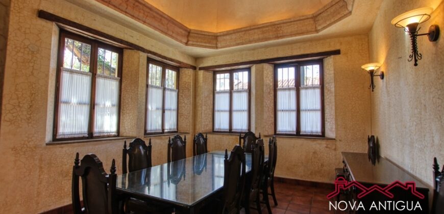 J126 – Casa en renta en San Jerónimo