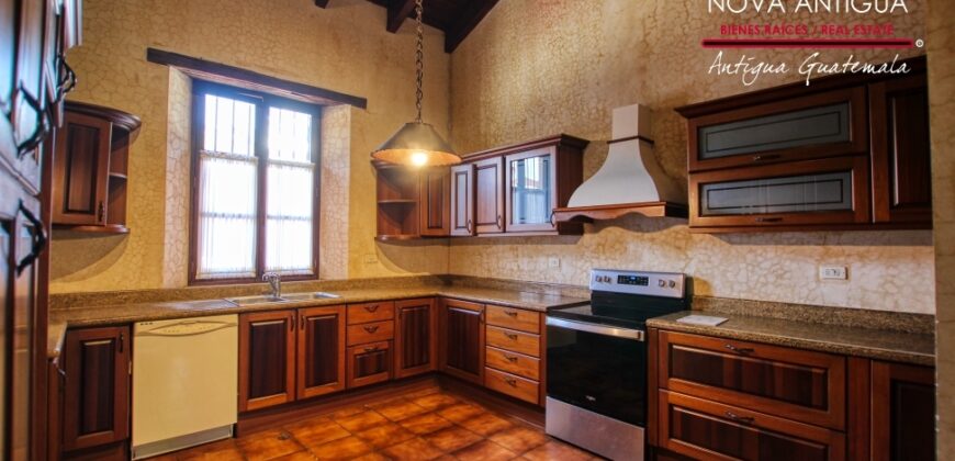 J126 – Casa en renta en San Jerónimo