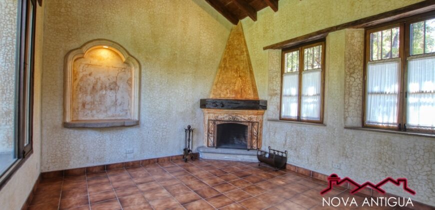 J126 – Casa en renta en San Jerónimo