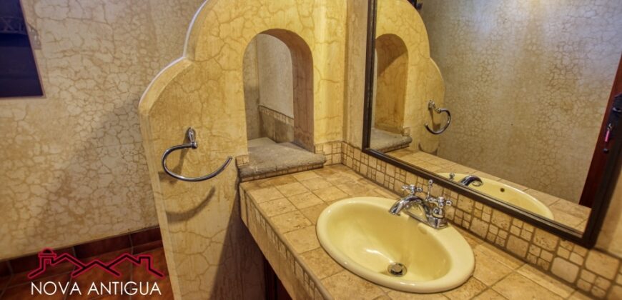 J126 – Casa en renta en San Jerónimo