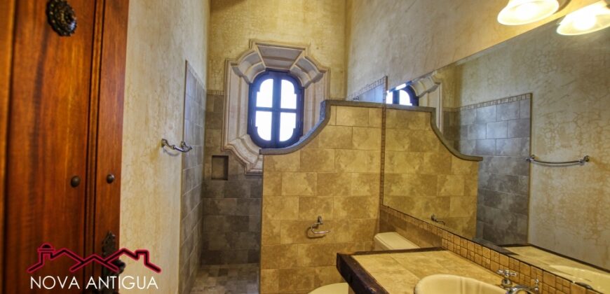 J126 – Casa en renta en San Jerónimo