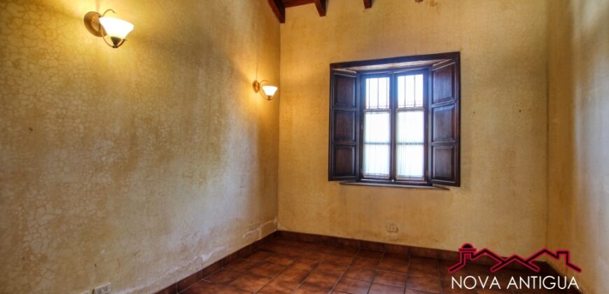 J126 – Casa en renta en San Jerónimo