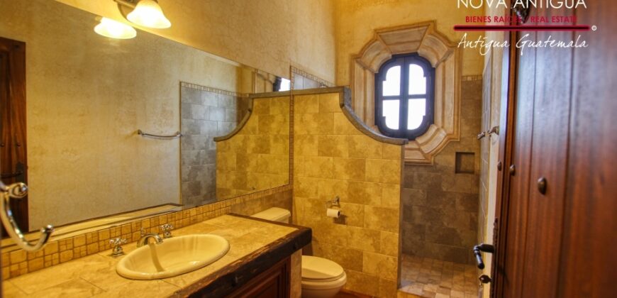 J126 – Casa en renta en San Jerónimo