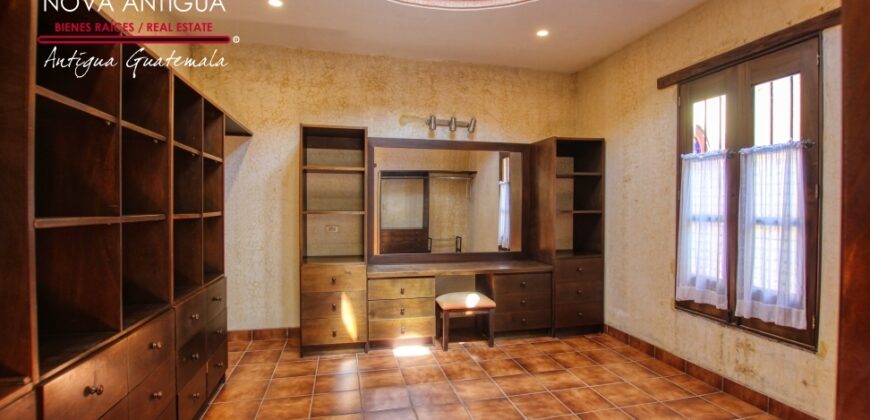 J126 – Casa en renta en San Jerónimo