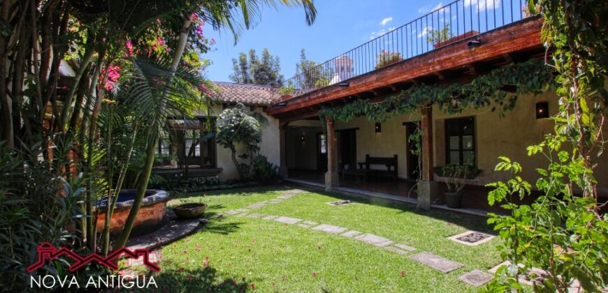 J126 – Casa en renta en San Jerónimo