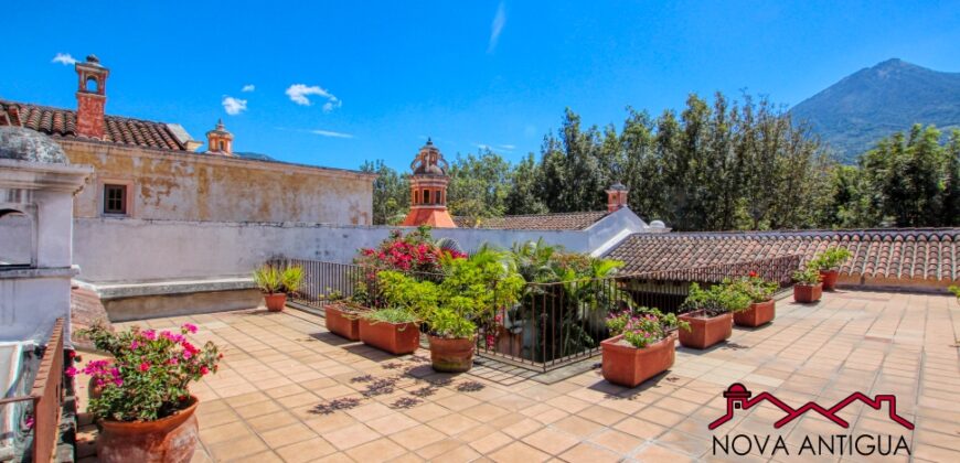 J126 – Casa en renta en San Jerónimo