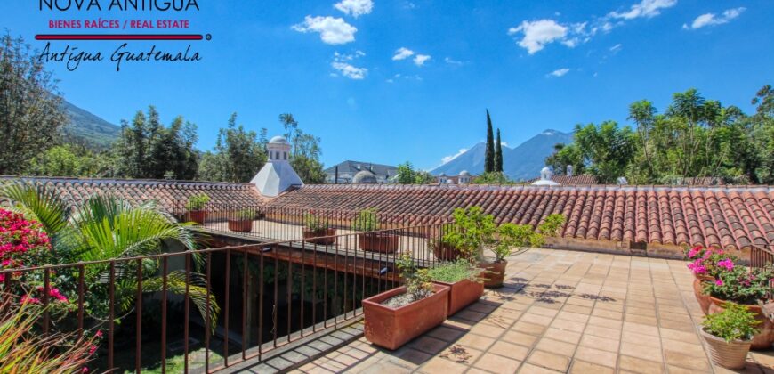 J126 – Casa en renta en San Jerónimo