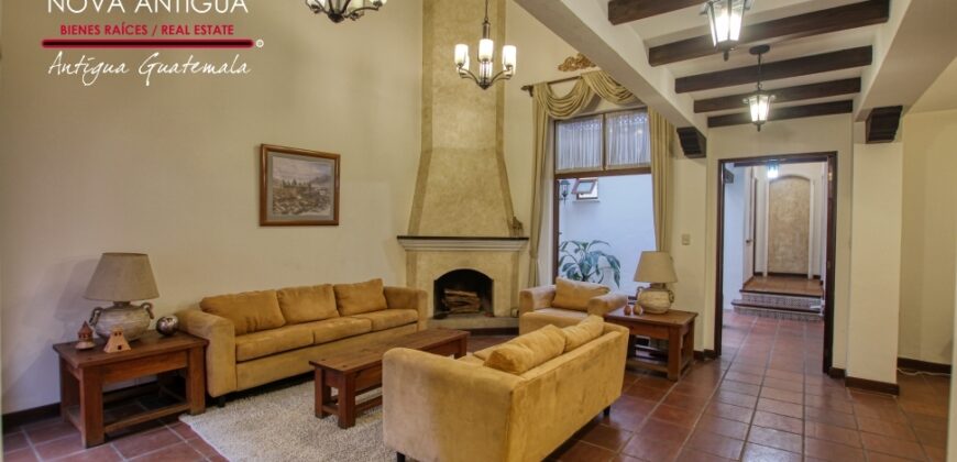 A4227 – Nice apartment near the central park