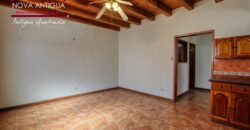 J531 –  Casa y terreno en venta dentro de residencial