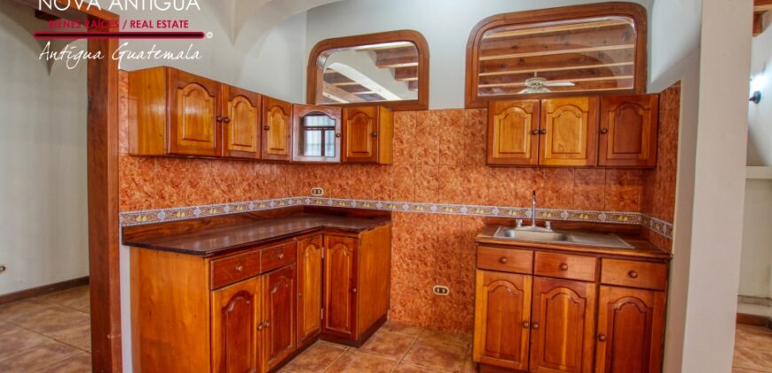 J531 –  Casa y terreno en venta dentro de residencial