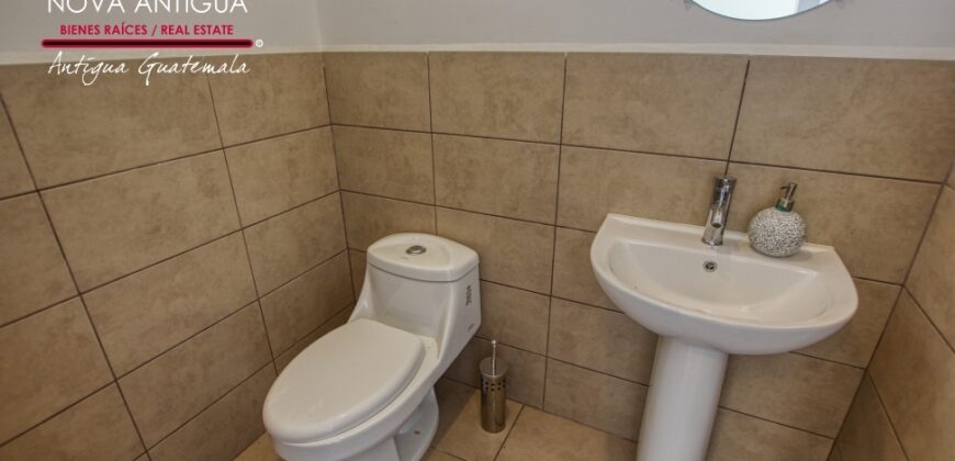 J127 – 3 bedroom house for rent