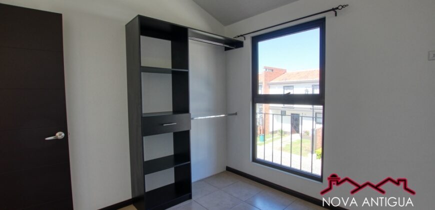 J127 – Casa de 3 habitaciones en renta