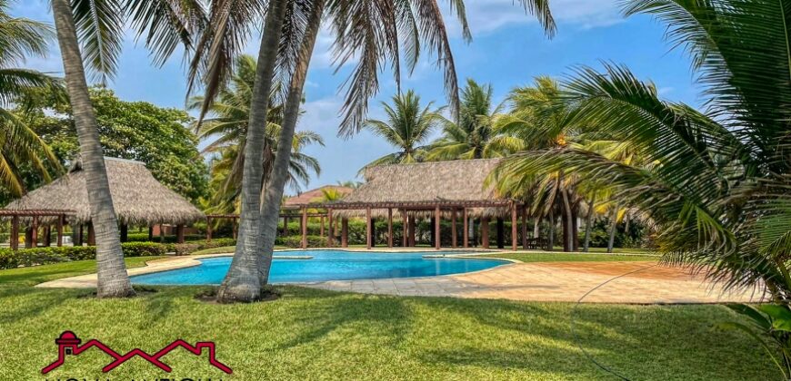 CS15 – Dos terrenos en venta dentro de condominio en Monterrico