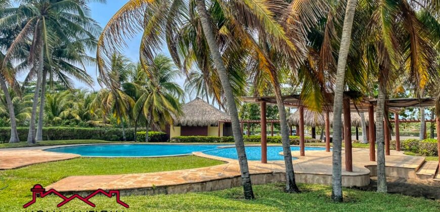 CS15 – Two lands for sale inside Condominium in Monterrico