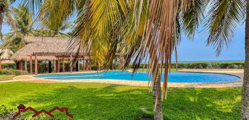 CS15 – Two lands for sale inside Condominium in Monterrico