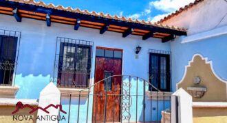 A4228 – Casa en venta en el area de la Colonia Hunapu