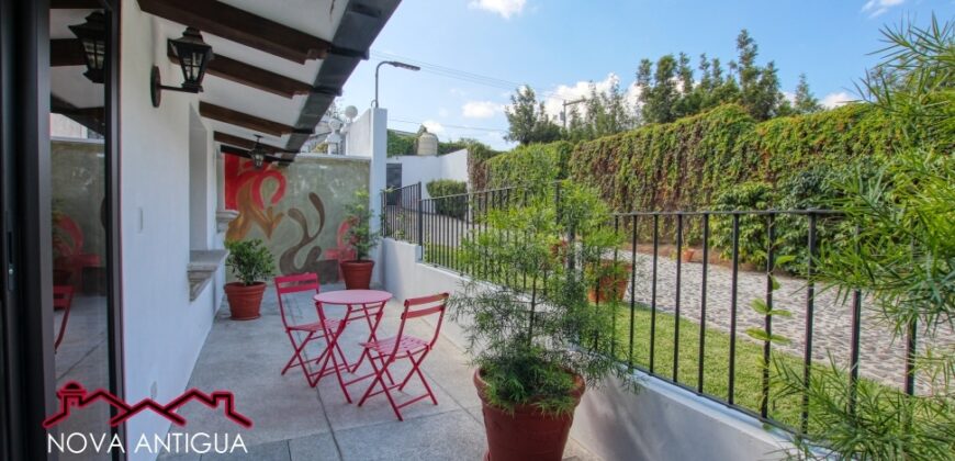 B142 – Furnished apartment in El Calvario area