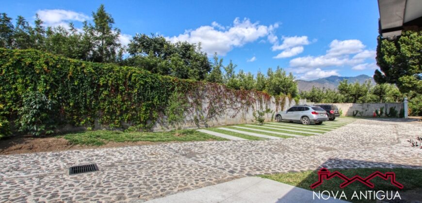 B142 – Apartamento amueblado en el area del Calvario