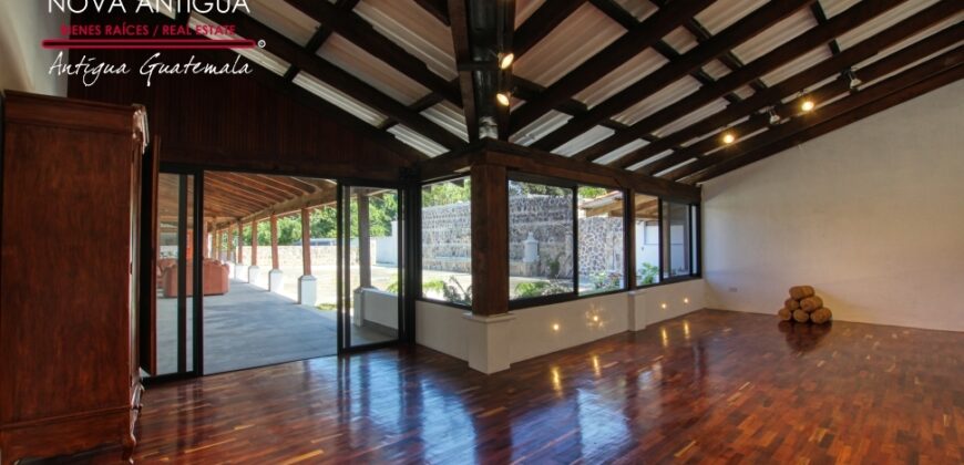 B141 – Space for rent in El Calvario