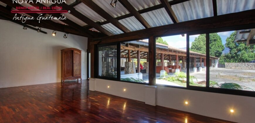 B141 – Space for rent in El Calvario