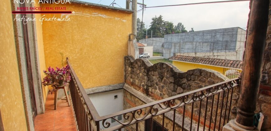 J128 – Ample property for rent in private residental