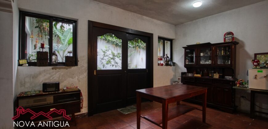 J128 – Ample property for rent in private residental