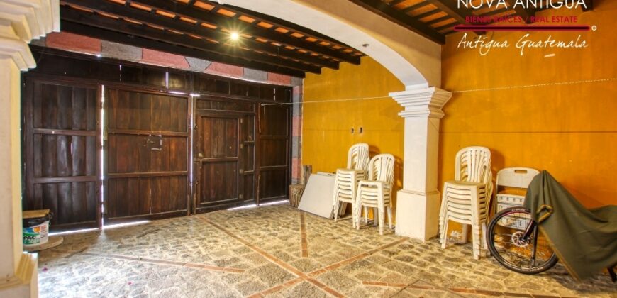 J128 – Ample property for rent in private residental