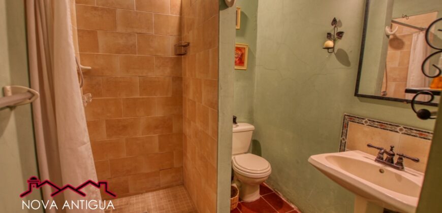 A4225 – Beautiful colonial property for short-term rentals
