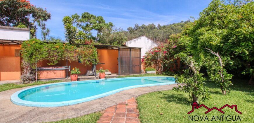 A4225 – Beautiful colonial property for short-term rentals