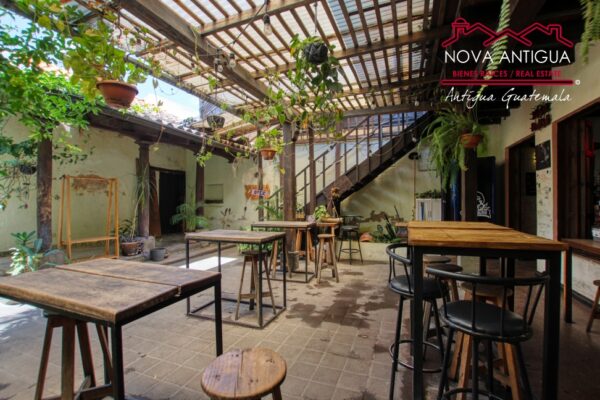 A4230 – Propiedad comercial en el casco de Antigua Guatemala