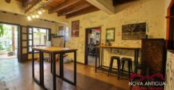 A4230 – Propiedad comercial en el casco de Antigua Guatemala