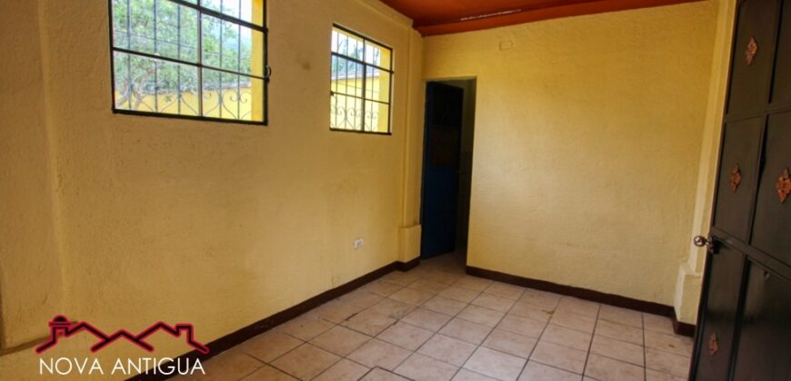 N42 – Corner House in the San Gaspar Vivar Area