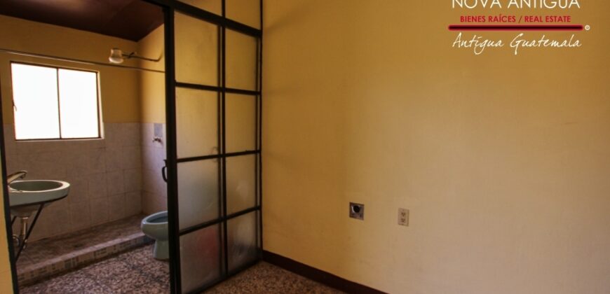 N42 – Corner House in the San Gaspar Vivar Area