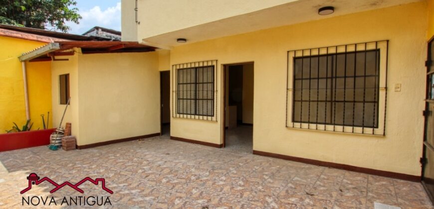 N42 – Corner House in the San Gaspar Vivar Area